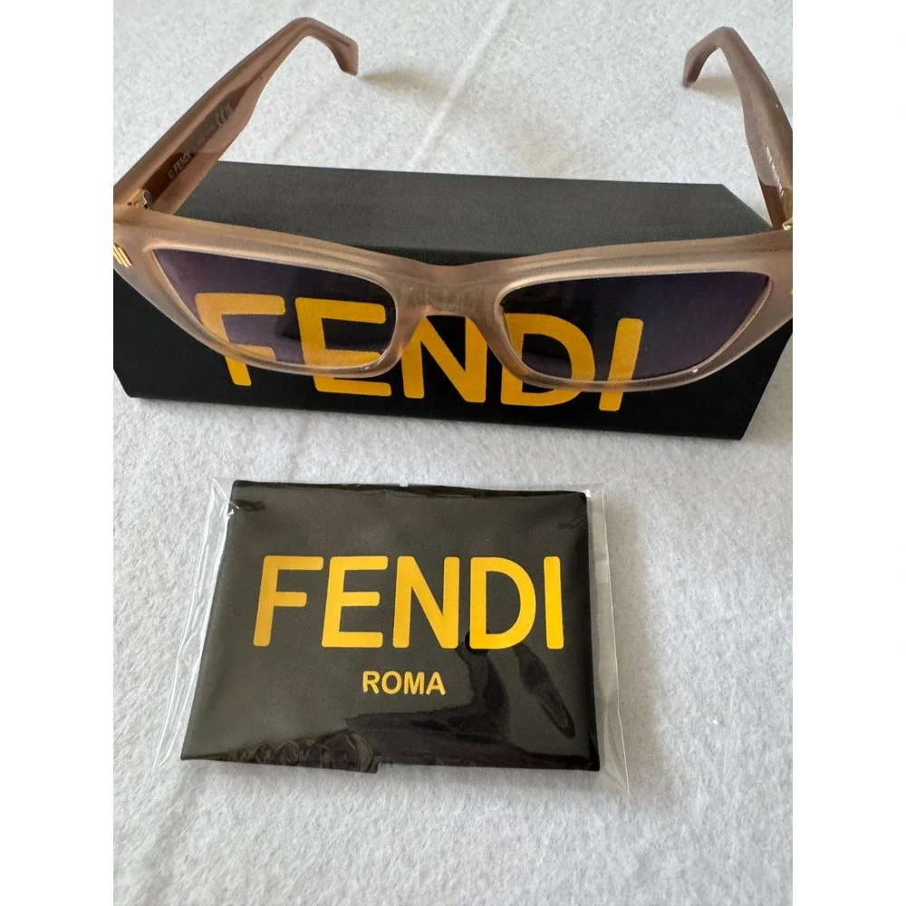 NEW FENDI Frames FE501181 045‎ 52 CLEAR PINK EYEGLASSES 52-19-145mm Case Cateye